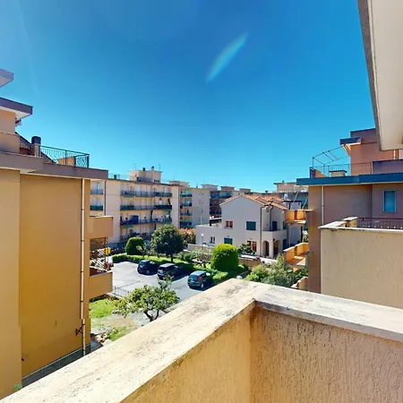 Apartment Vela Latina - By Ligooria